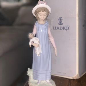 Llardo porcelain figurine